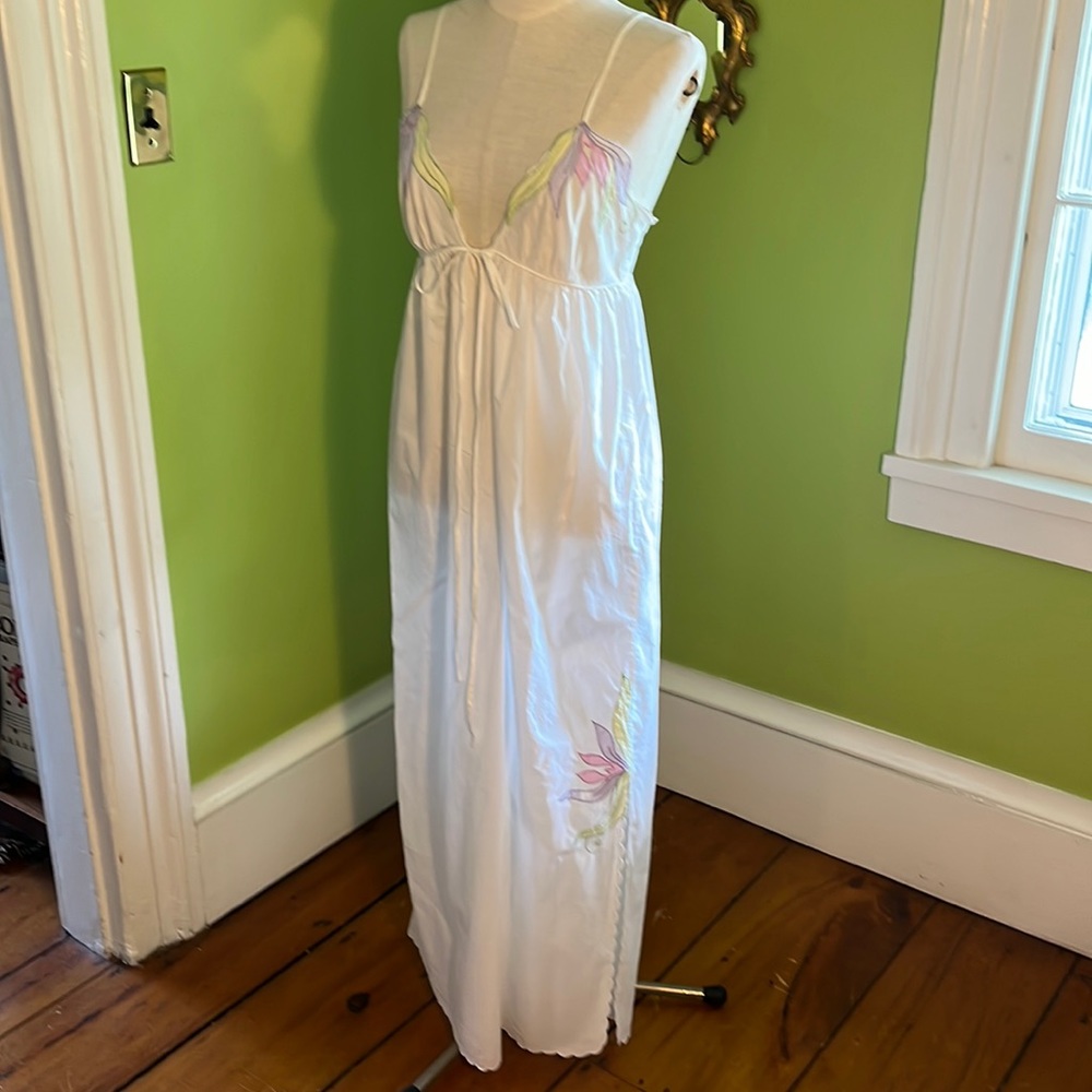 vintage 70s Bill Tice white cotton gown w/appliqués